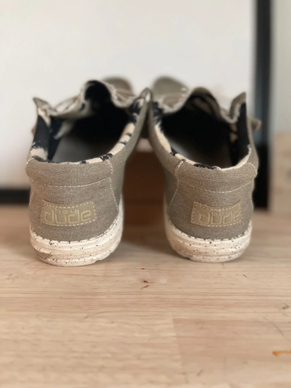 Men’s Hey Dude Shoes Size 12 Beige Preowned